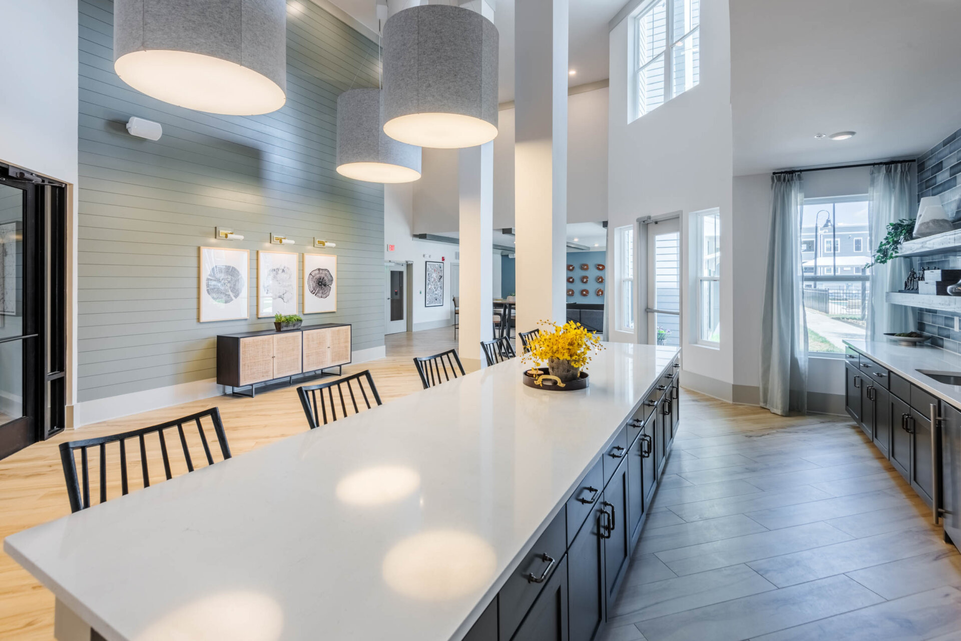 340 w 25th int 5312 ZF 3422 01855 1 013